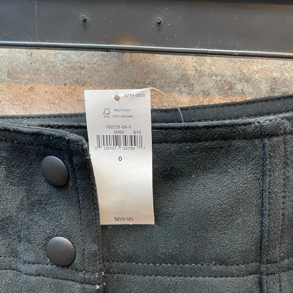❤️ GAP SUEDE BLACK SKIRT NEW SIZE 0 - Picture 6 of 7